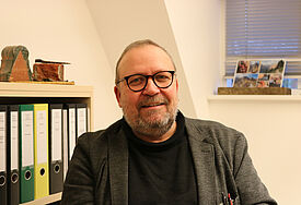 Der Religionslehrer Lars Petersen erzählt von seinem Unterricht