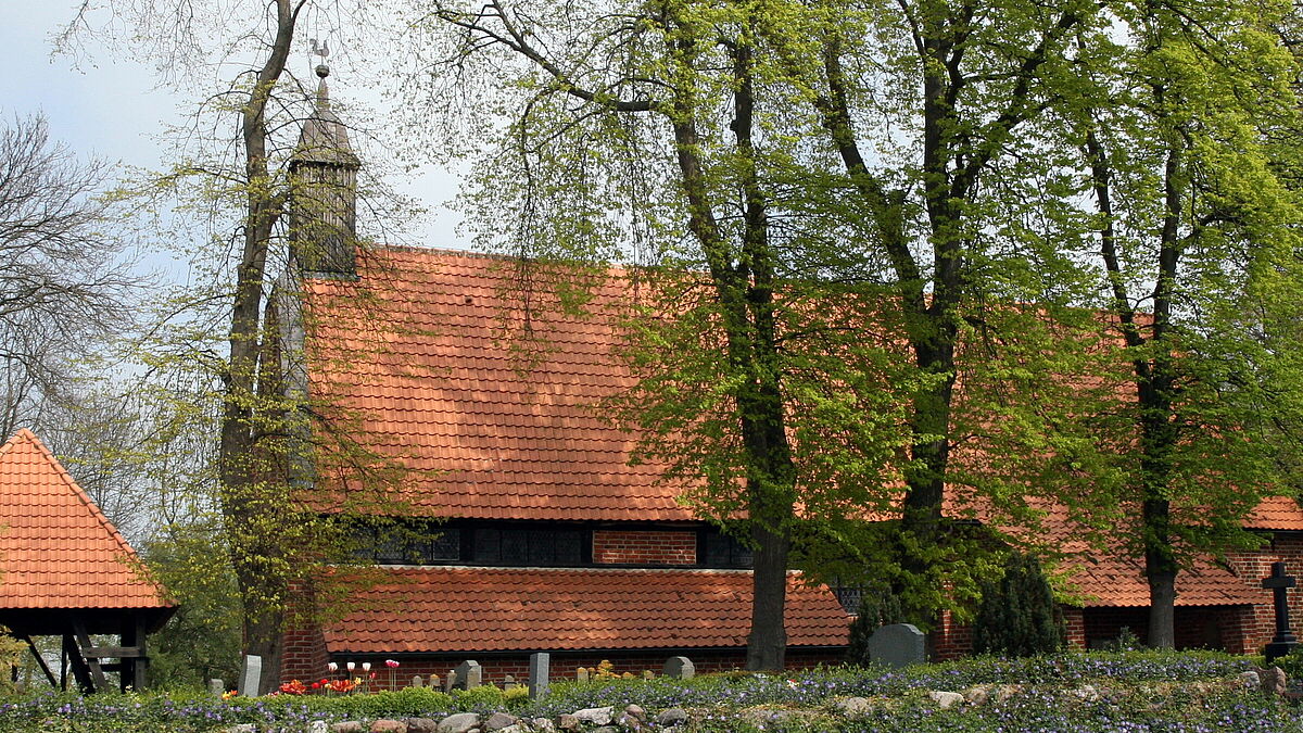 Für die Innenrenovierung der St. Marien-Kirche Waase auf Ummanz stellt das Land MV 40 000 Euro zur Verfügung.