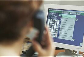 Die Hotline der KDA berät Landwirte am Telefon