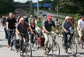  Eine Route führt über die Köhlbrandbrücke und Autobahnabschnitte, die eigens für Radler gesperrt werden (Archivbild).