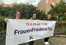 Saskia Albers, Patipan Haack und Shamsia Azarmehr vom Frauenwerk der Nordkirche haben den Interkulturellen Frauenfriedenstag mit vorbereitet. (von links)