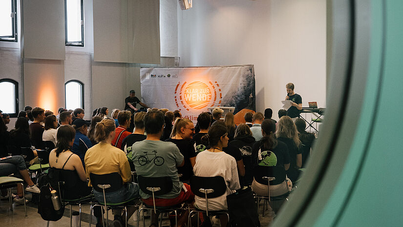 Rund 120 junge Männer und Frauen nehmen an der 6. Jugendklimakonferenz der Nordkirche teil.