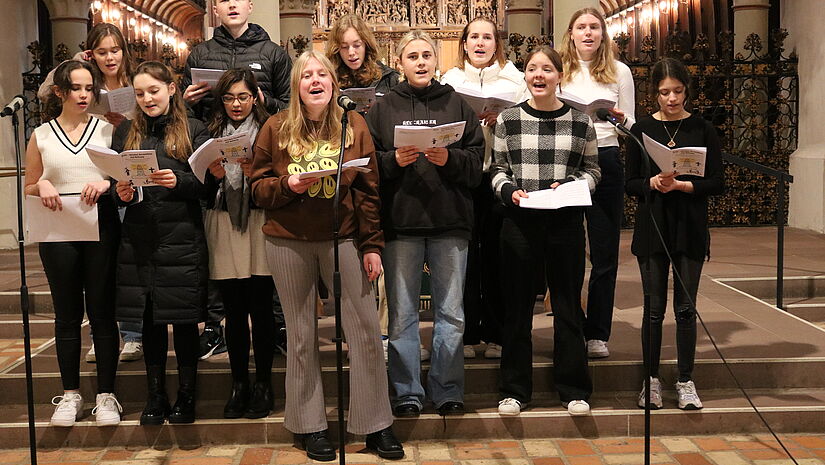 Die Schülerinnen und Schüler aus dem Vorbereitungsteam sorgten auch für die musikalische Begleitung des Gottesdienstes.