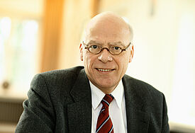 Landesbischof Gerhard Ulrich
