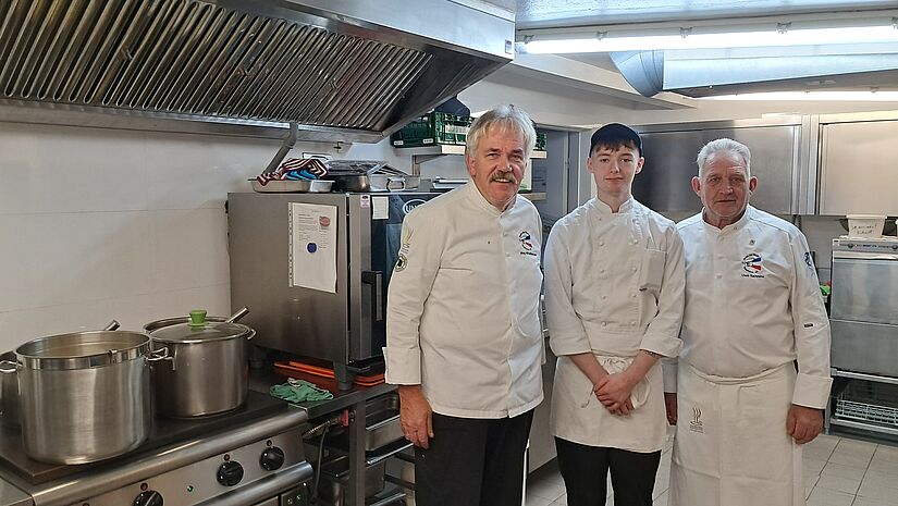 Verein Köche der Westküste kocht in der Bahnhofsmission Husum Verein Köche der Westküste kocht in der Bahnhofsmission Husum