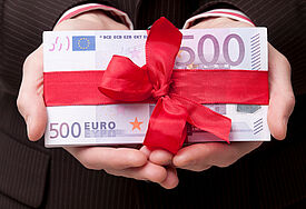 Geldspende, Symbolbild. Kemter / iStockphoto