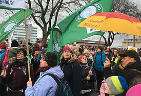 Banner von Churches for Future Hamburg bei Klimademo.