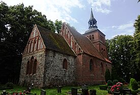 Die St. Laurentius Kirche in Groß Kiesau stammt aus dem 13. Jahrhundert.