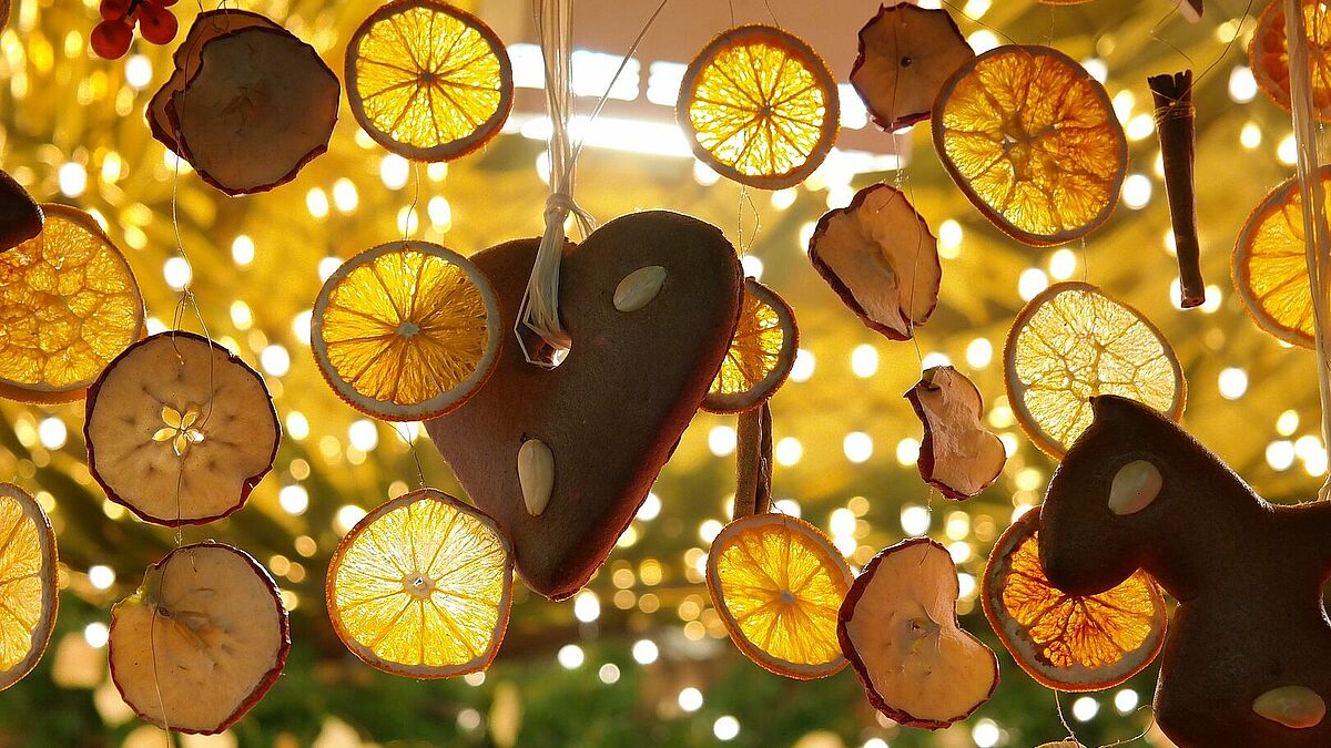 Mit Lebkuchen und Gewürzen kann man sich wunderbar auf die Weihnachtszeit einstimmen. Wir laden Sie ein, besondere Weihnachtsmärkte auf dem Gebiet der Nordkirche zu entdecken. 