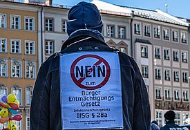 Impfgegner bei einer Demo