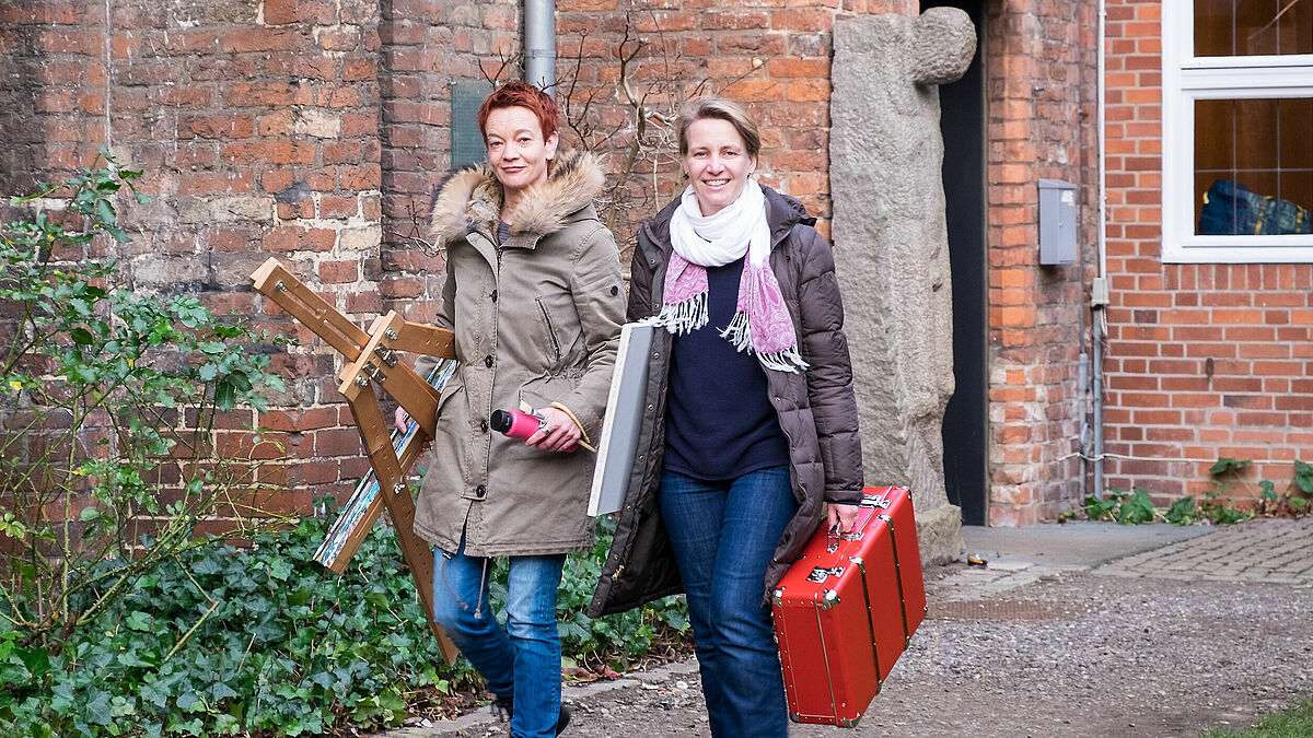 Kommen auf Wunsch auch in die Gemeinden: Pastorin Natascha Hilterscheid (l.) und Chantal Schierbecker.