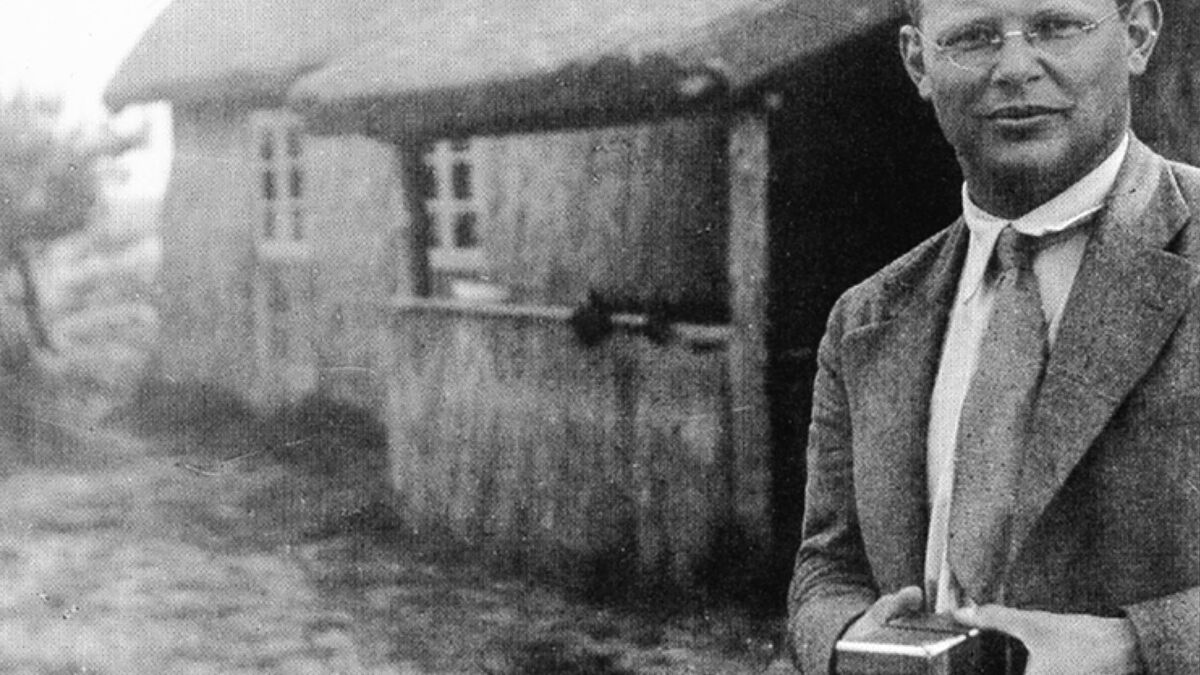 Dietrich Bonhoeffer am Zingsthof 1935. Dort gründete er im Frühjahr 1935 ein Predigerseminar der Bekennenden Kirche. 