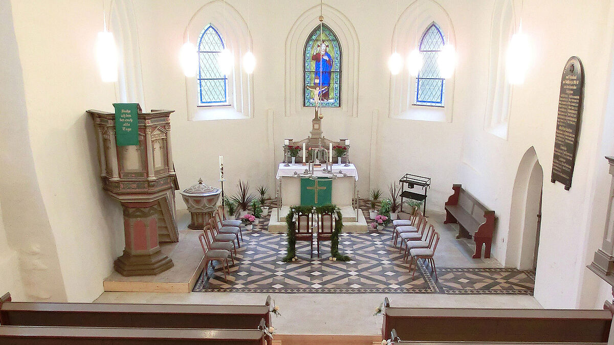 Blick in die sanierte Kirche in Beggerow.