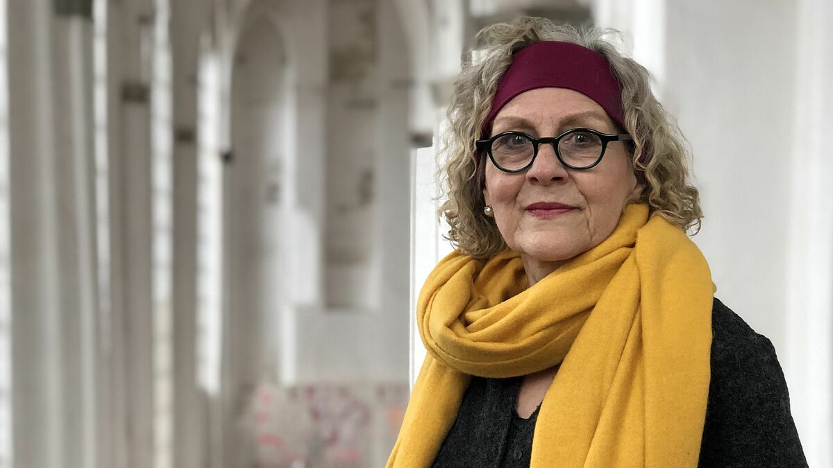 Pastoralpsychologin Marion Böhrk-Martin von der Telefonseelsorge Lübeck hat sich intensiv mit der Traumaweitergabe an die Nachkriegsgeneration auseinandergesetzt.