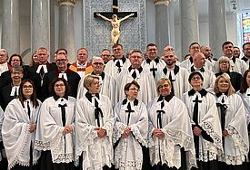 Ein historischer Moment: Die erste Frauenordination wird in Warschau gefeiert. 