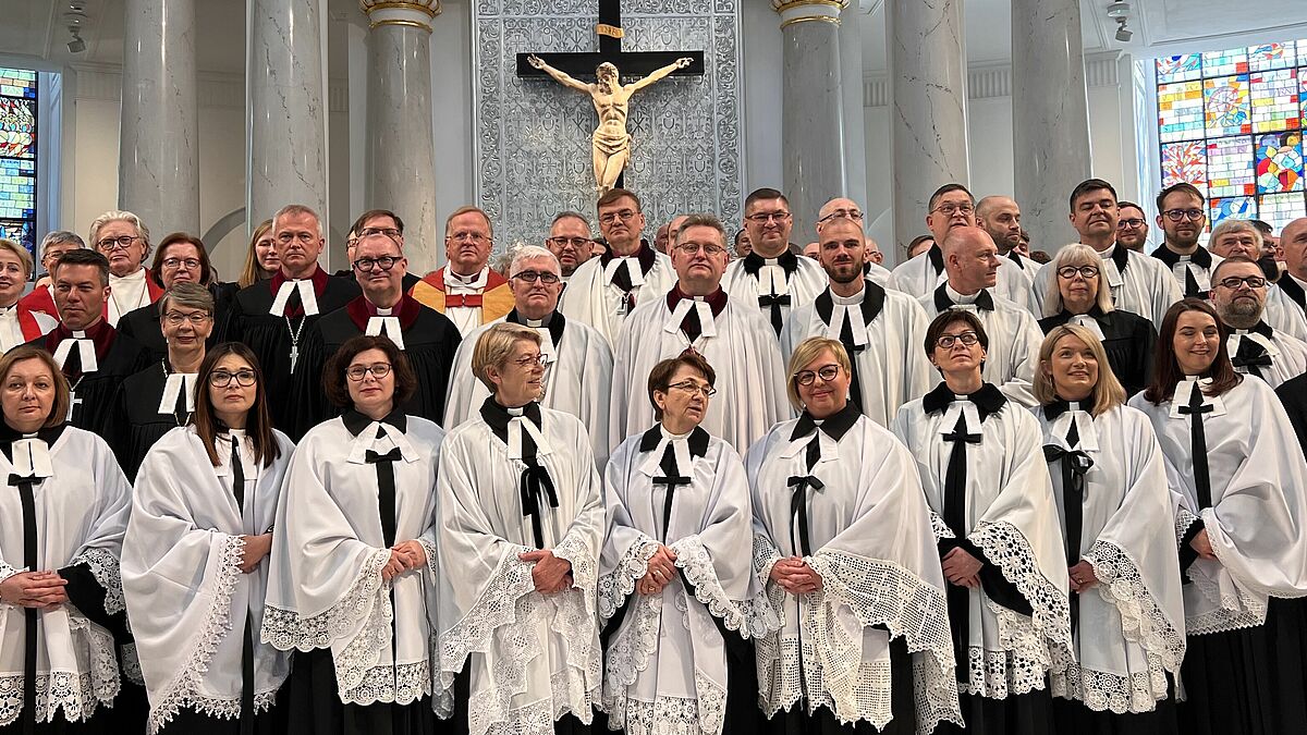 Ein historischer Moment: Die erste Frauenordination Polens wird in Warschau gefeiert. 