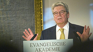  "Die Freiheit des Erwachsenen heißt Verantwortung", sagte Gauck am Mittwochabend (26.01.2011) beim Neujahrsempfang der Evangelischen Akademie Tutzing.