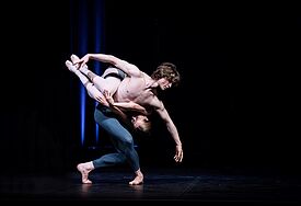 Die Bach Suite 6 als Ballettaufführung 