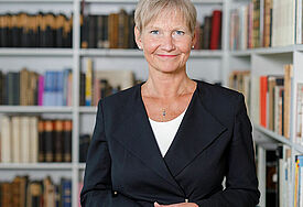 Kirsten Fehrs ist Bischöfin im Sprengel Hamburg und Lübeck der Nordkirche. 2021 tritt sie erneut bei der EKD-Ratswahl an. 