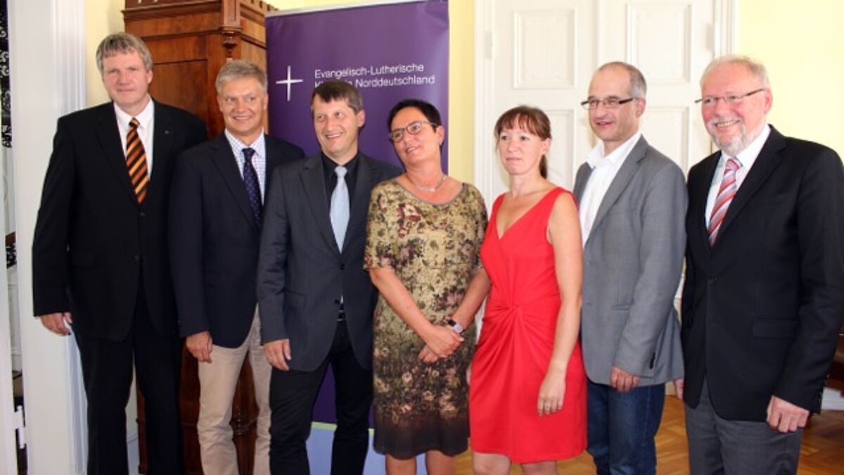Die Arbeitsstelle "Kirche im Dialog" stellte in Schwerin ihre Ergebnisse vor (ganz links: Bischof Andreas v. Maltzahn)
