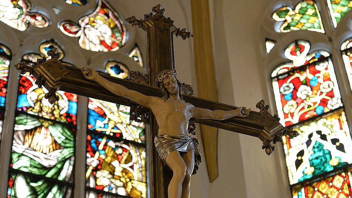 Gottesdienste in Kirchen sollen bald wieder möglich sein (Symbolbild).