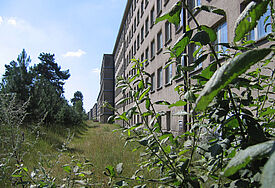 Dokumentationszentrum in Prora, Seeseite der Bettenhäuser (c)  2012 Dokumentationszentrum Prora e.V.