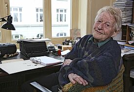 Der Psychiater und Publizist Klaus Dörner, einer der wichtigsten Wegbereiter der Psychiatriereform in Deutschland, wird am 22. November 80 Jahre alt. "Irren ist menschlich" heißt sein bekanntestes Buch.