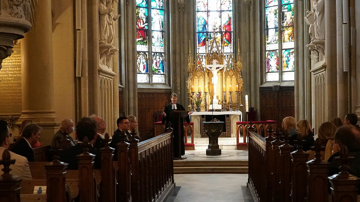 Landesbischöfin Kristina Kühnbaum-Schmidt predigt vor der ersten Sitzung des neugewählten Landtages von Mecklenburg-Vorpommern in der Schweriner Schlosskirche