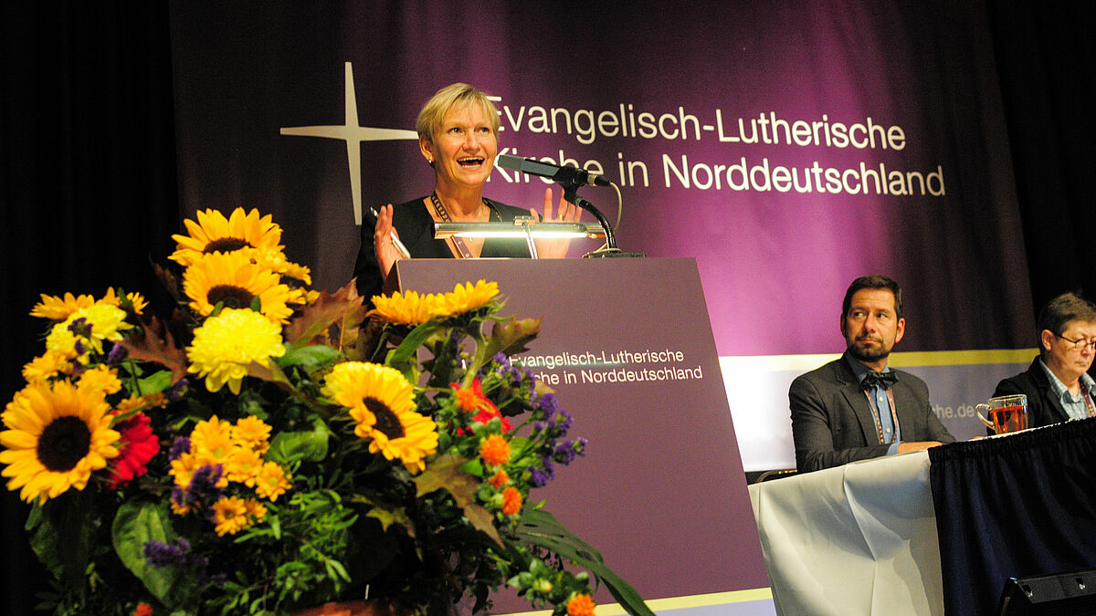 Bischöfin Kirsten Fehrs auf der 17. Tagung der 1. Landessynode der Nordkirche in Lübeck-Travemünde.