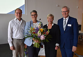 Pröpstin gewählt, v.l.: Synodenpräses Dr. Thomas Flower, Pastorin Anja Botta, Bischöfin Kirsten Fehrs, Propst Dr. Karl-Heinrich Melzer. 