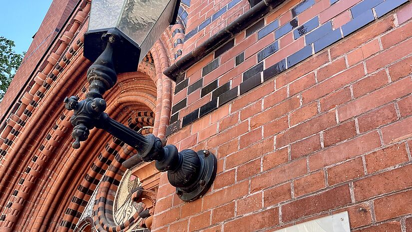 St. Petri in Hamburg-Altona ist eine offene Kirche: Jede:r kann eintreten und für sich Ruhe und Geborgenheit finden. offene Kirche St. Petri