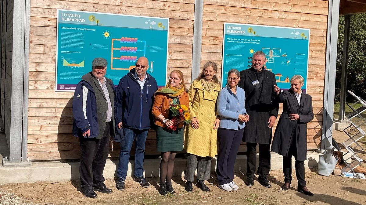 Das diesjährige Landeserntedankfest wurde in Lütau gefeiert: Bischöfin Kirsten Fehrs erinnerte daran, dass die Fülle der Natur, die Gaben der Schöpfung und die Früchte der Arbeit vieler Menschen keine Selbstverständlichkeit sind. 