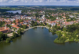 Luftaufnahme der Stadt Eutin.