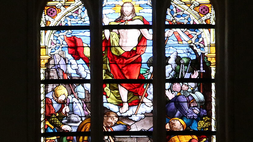 Ausschnitt aus dem Auferstehungsfenster im Schleswiger Dom aus dem 19. Jahrhundert