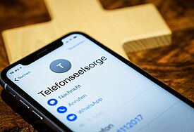 Die Telefonseelsorge ist dank vieler ehrenamtlicher Mitarbeiter und Mitarbeiterinnen rund um die Uhr zu erreichen.