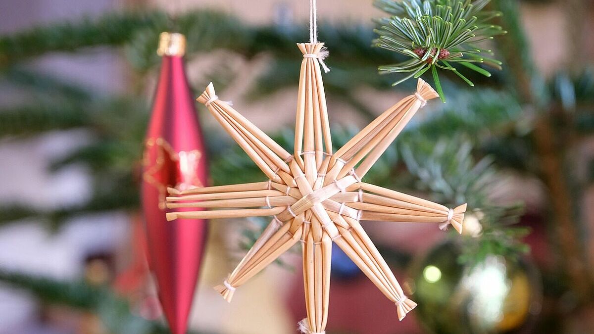 Im Kloster Rühn wird es adventlich: Etwa 70 Aussteller verkaufen am dritten Adventswochenende Handwerkskunst und andere regionale Erzeugnisse.