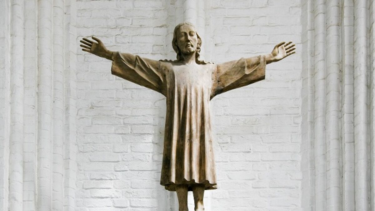 Christusfigur in der Nikolaikirche Rostock.