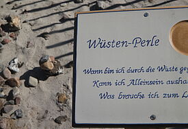Ein Garten mit Stationen zu den Perlen des Glaubens entsteht gerade in Breklum.