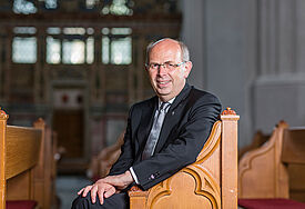 Gothart Magaard, Bischof im Sprengel Schleswig und Holstein. Das Foto entstand im Juli 2014 bei der Tagung des Bischofsrates der Nordkirche im Dom zu Greifswald