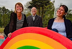 Pastorin Sarah Stützinger, Pastor Kai Schäfer und Pastorin Inga Meißner im Freibad