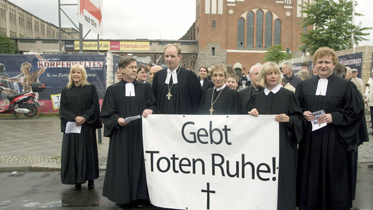 Auch in Berlin protestieren Geistliche gegen die "Körperwelten".