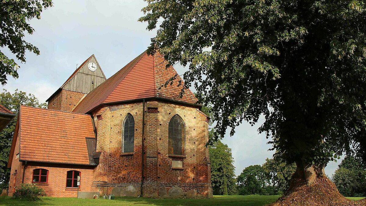 Sie hat endlich eine neue Turmuhr: die Kirche in Jesendorf.