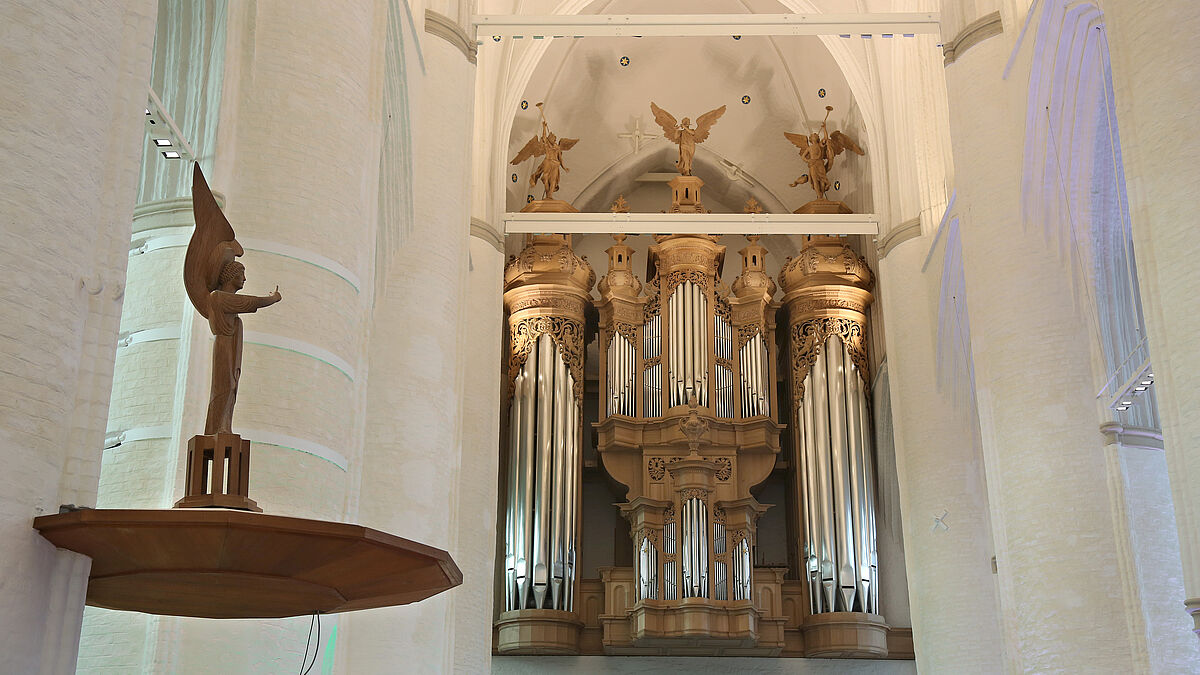 Deutschlands "Hauptstadt der Kirchenmusik" bekommt ein weiteres Schmuckstück: In Hamburg weiht die Hauptkirche St. Katharinen am Sonntag ihre neue Barock-Orgel ein. 