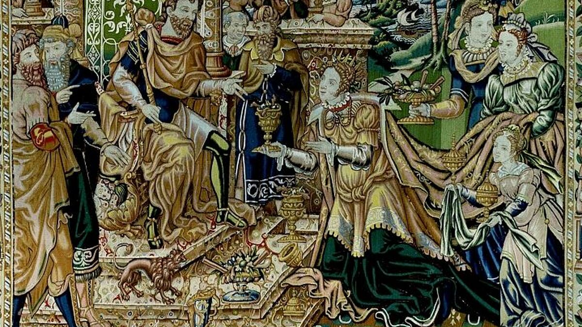 Protestantische flämische Teppichwirker fertigten im 16. 
Jahrhundert die 3,6 m hohe Tapisserie „Die Königin von Saba vor König Salomon“. Sie hatten aus Glaubensgründen ihre Heimat verlassen und sich in Wismar angesiedelt.  Das  Original befindet sich im Stadtgeschichtlichen Museum der Hansestadt Wismar.
