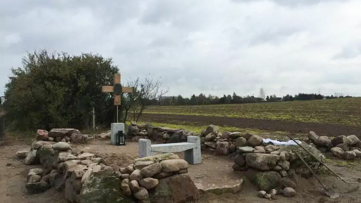 Platz zum Rasten für die Pilger: Station am Mecklenburger Kapellenweg.