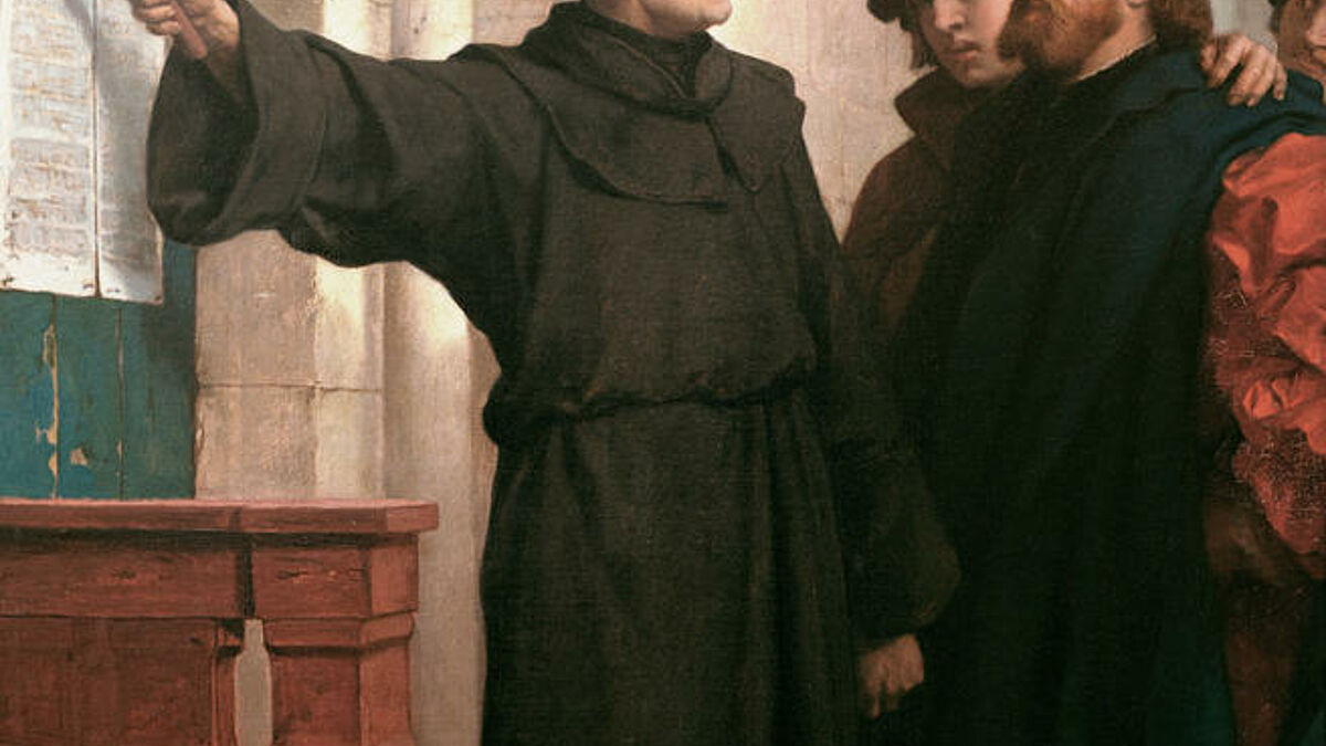  Im November 1961 erklärte der katholische Kirchenhistoriker Erwin Iserloh erstmals, Martin Luther habe seine Thesen nie an die Wittenberger Kirchentür genagelt. Der anschließende Historiker-Disput ist auch 50 Jahre später noch nicht entschieden. Martin Luthers berühmter Thesenanschlag soll niemals stattgefunden haben und gehört deshalb ins Reich der Legenden. Der Trierer Professor löste eine jahrelange leidenschaftliche Wissenschaftler-Debatte aus. Zum 50. Jahrestag des Vortrags organisieren evangelische und katholische Theologen am 8. November sogar ein Fachtreffen in Mainz - dieses Mal in ökumenischer Eintracht. (Siehe epd-Bericht vom 04.11.2011)