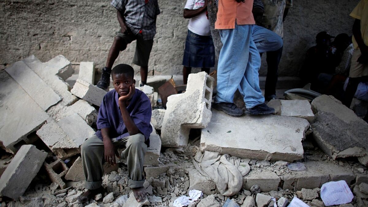 Im Januar 2010 erschütterte ein schweres Erdbeben Haiti und führte zu Hunderttausenden Toten und Verletzten. Nun wirken sich die Folgen von Hurrikan "Matthew" verheerend auf die Insel und ihre Bewohner aus 