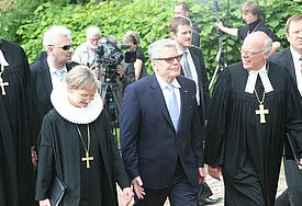 Bundespräsident Joachim Gauck mit Bischöfin und Bischöfen der Nordkirche (c) Foto Neumann