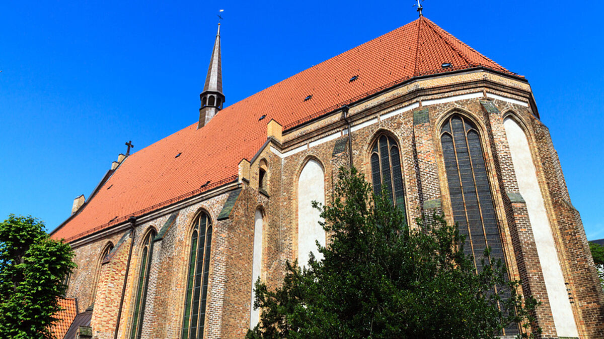 Die Uni Rostock bietet exklusive Begräbnisse in der Uni-Kirche