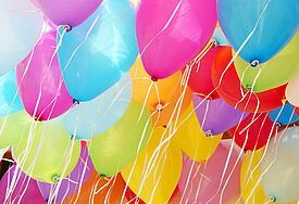 111 Luftballons stiegen für die Stadtmission in den Himmel (Symbolfoto)